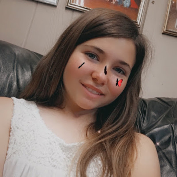 Meet your Posher, Kayla - Picture 1 of 1